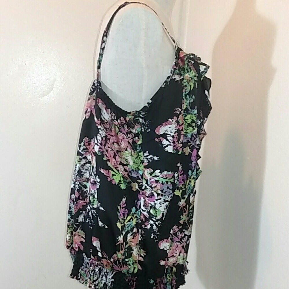 Lane Bryant Adjustable straps Ruffled front Tank - Picture 3 of 6